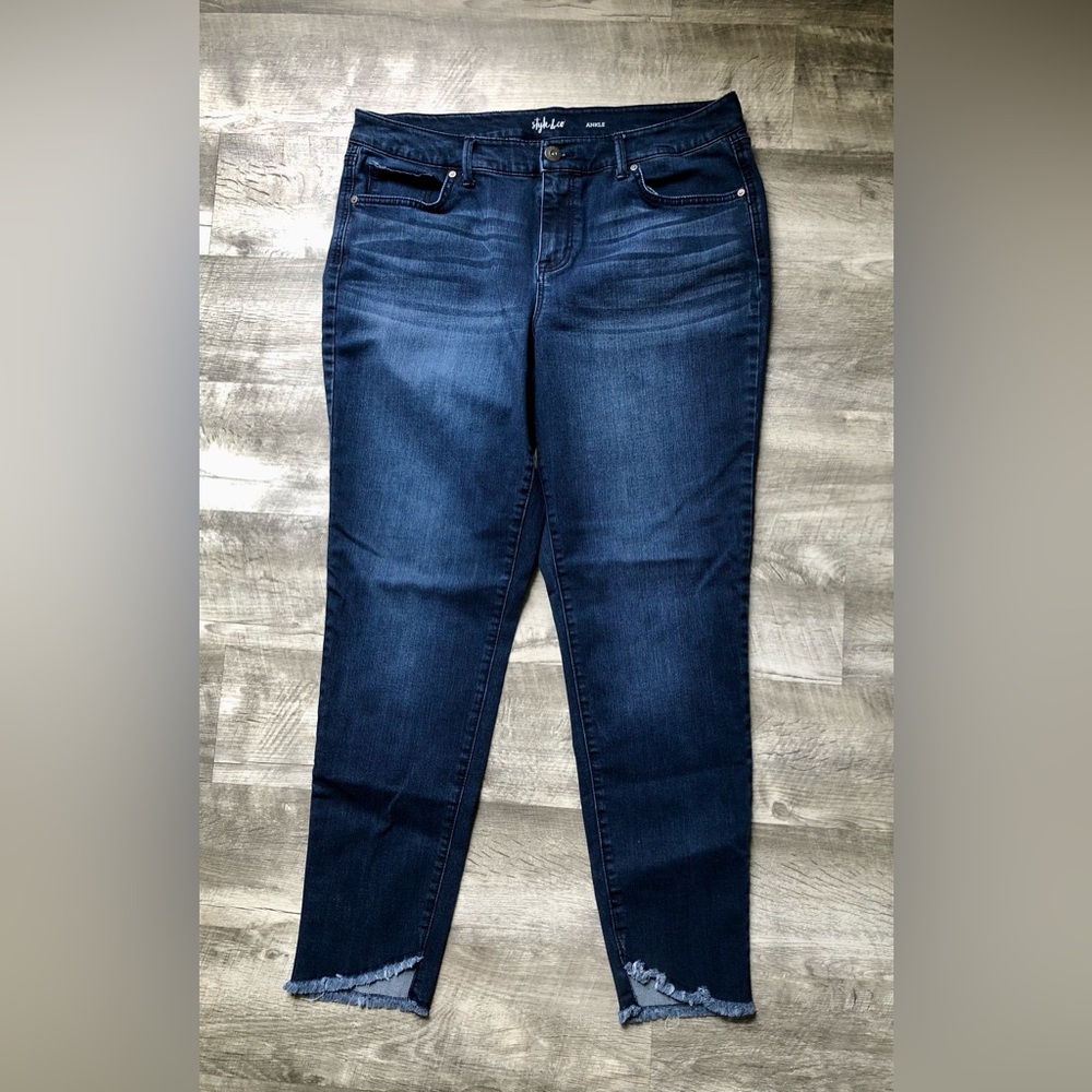 Style & Co Dark Blue Faded Frayed Hem Ankle Women's Blue Jeans
